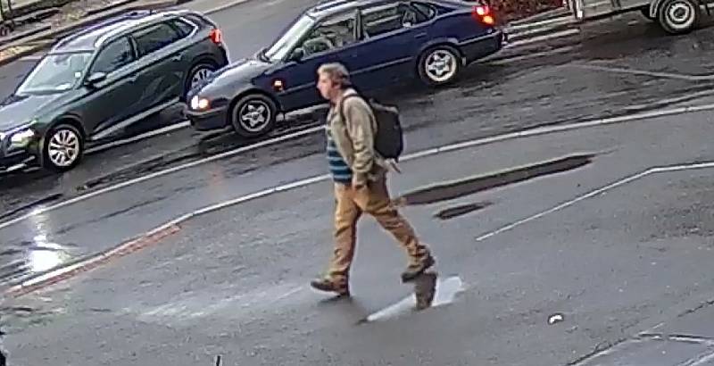 Muž hledaný v souvislosti s napadením v autobusu.