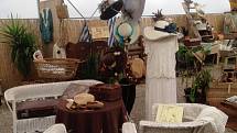 Troja láká na parádní výstavu: 500 klobouků a kabelek, hračky a také sto let staré kočárky.