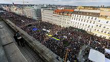 Demonstrace za Ukrajinu na pražském Václavském náměstí v neděli 27. února 2022.