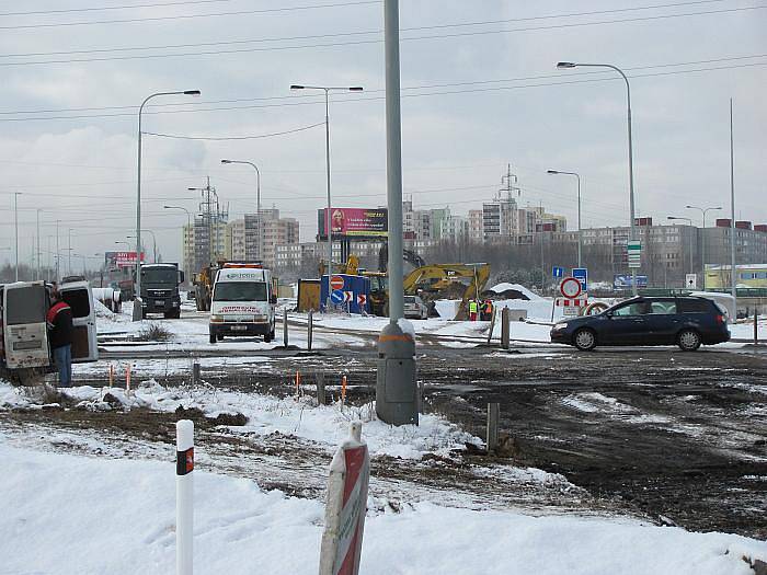 Stavba okružní křižovatky v Letňanech začala v pondělí 24. ledna. 