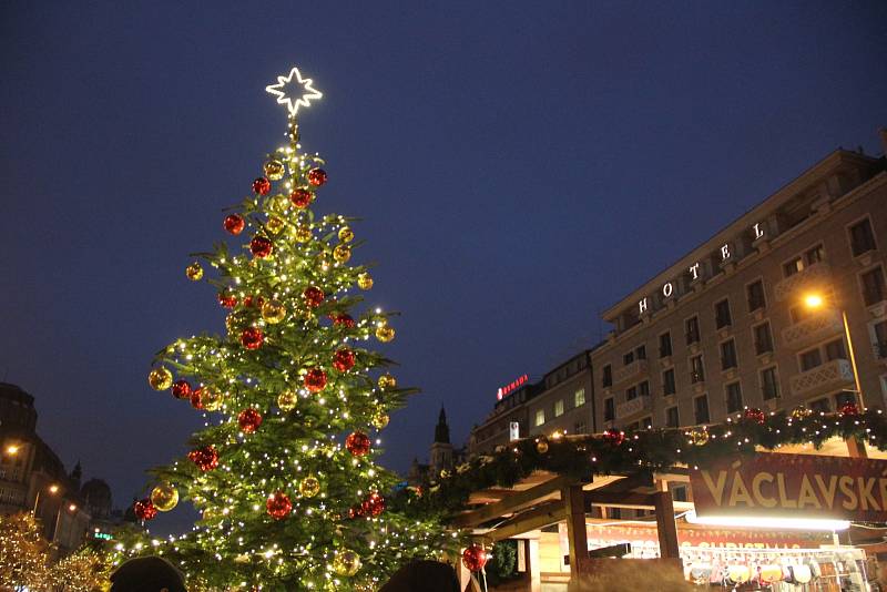 Vánoční trh na Václavském náměstí.