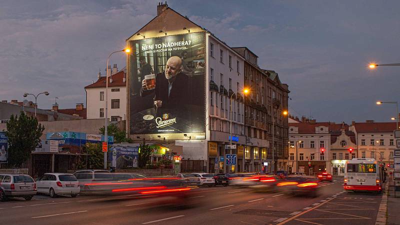 Billboardy a venkovní reklama v Praze. Ilustrační foto.