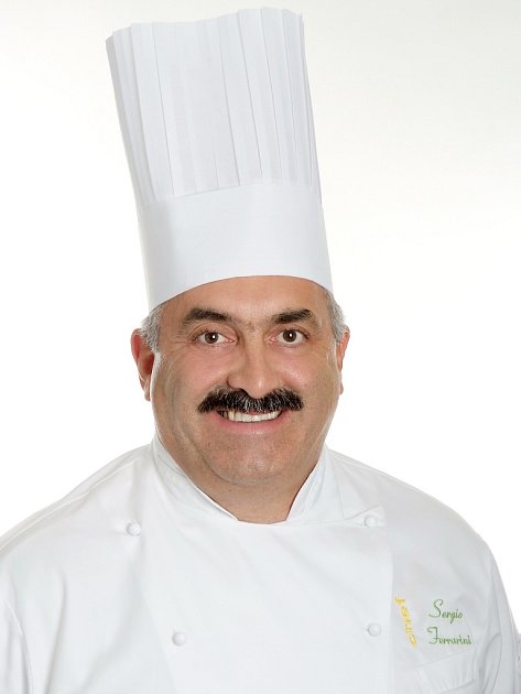 Italský šéfkuchař Sergio Ferrarini.