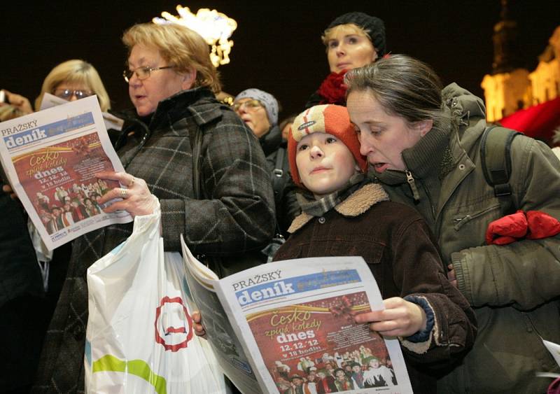 Česko zpívá koledy na Staroměstském náměstí