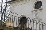 Během asanace pražského ghetta zůstala ušetřena, na rozdíl od Cikánovy, Velkodvorské a Nové synagogy, a stala se tak jedinou zdejší ukázkou raně barokní architektury.