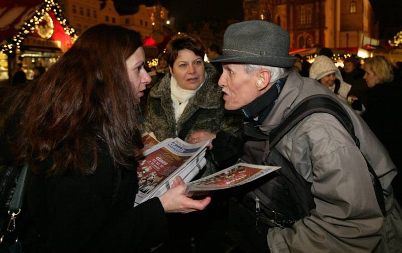 Česko zpívá koledy na Staroměstském náměstí