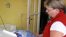 Monitory Babysense pomáhají v krčské nemocnici sledovat rizikové novorozence.