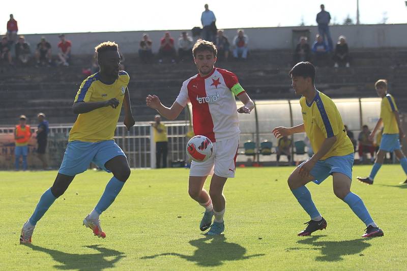 Rezerva Slavie vyhrála předehrávku 30. kola na hřišti rakovnického SK 2:0.