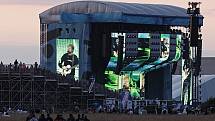 Atmosféra kolem areálu v pražských Letňanech, kde vystoupil britský hudebník Ed Sheeran.