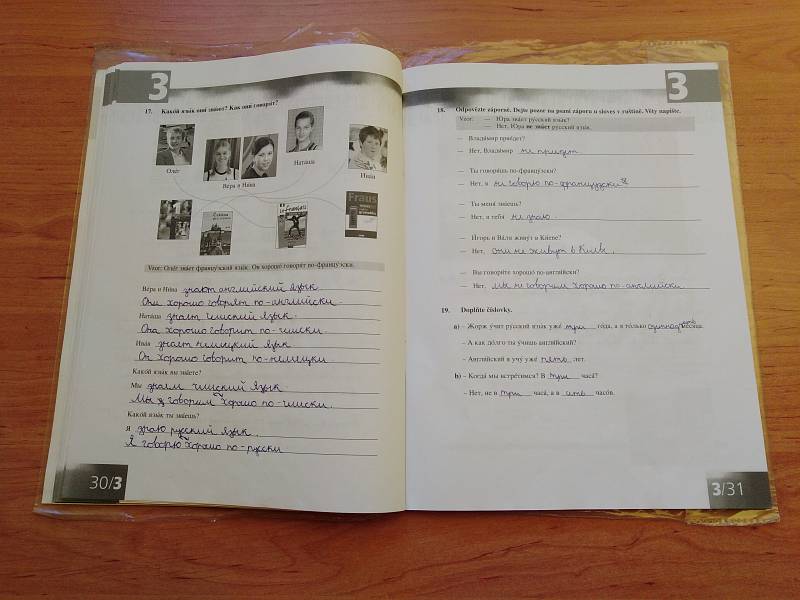 Učebnice ruského jazyka. Ilustrační foto.
