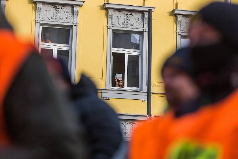 Z veřejné manifestace členů Integrovaného záchranného systému proti povinnému očkování.