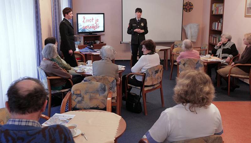 Přednáška prevence v klubu seniorů Křižíkova.