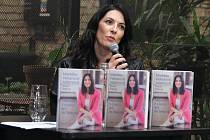 Křest knihy Markéty Pekarové Adamové a Terezy Šídlové "Nejsem z cukru ani ze železa".