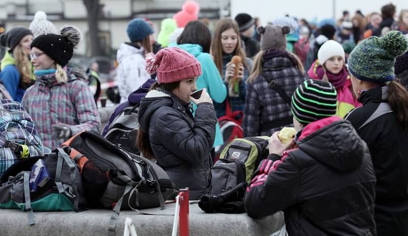 O víkendu skauti pozvali milovníky šifer a rébusů na dobrodružný závod Prahou plnou strašidel. 32.ročník tohoto netypického orientačního závodu pořádají skauti pro širokou veřejnost v ulicích pražského Starého Města a Malé Strany.