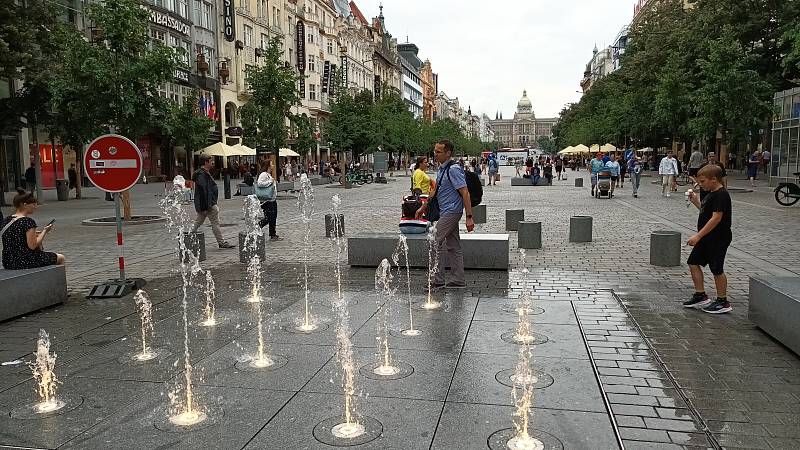 Dolní část Václavského náměstí prochází revitalizací.