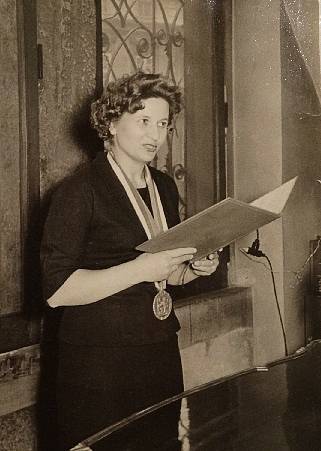 Marta Košťálová ve funkci úřednice často oddávala svatebčany na Staroměstské radnici