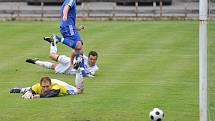 ARITMA - KRČ 4:0. První gól v síti krčského gólmana Štěpánka z kopačky Výravského.