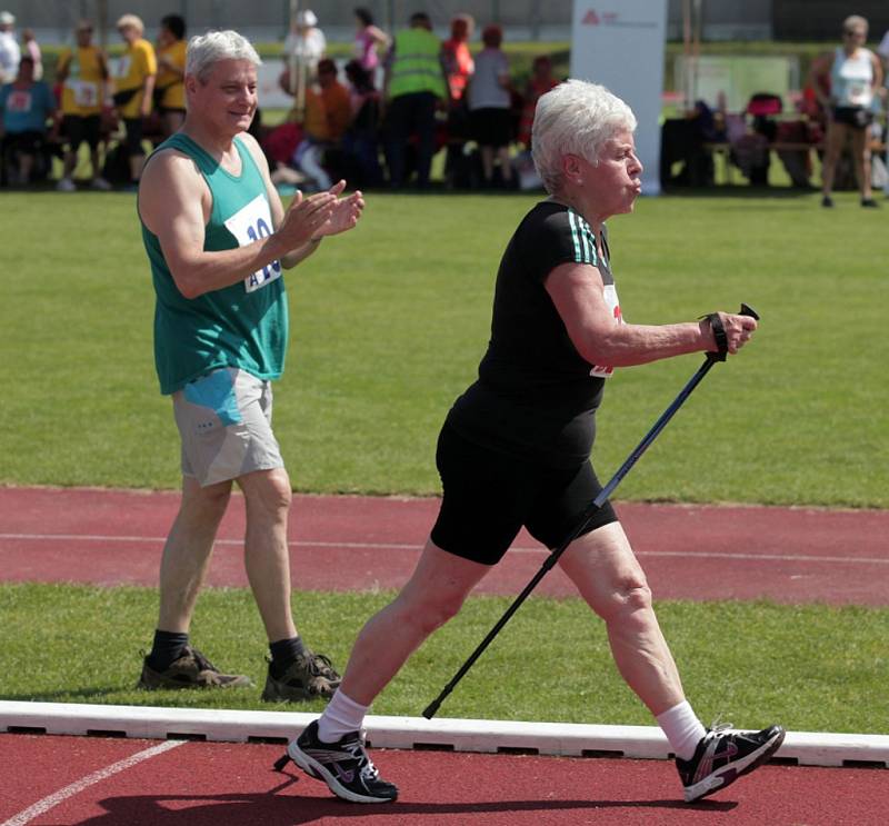 Z druhého ročníku Sportovních her seniorů na stadionu Na Kotlářce v Praze.