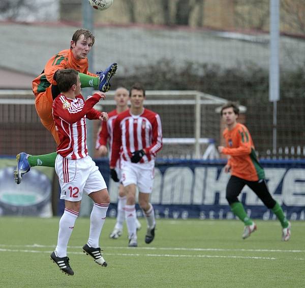 Finálové utkání Dekorace SOS Cupu 2009 mezi celky FK Viktoria Žižkov B a FC Graffin Vlašim na hřišti na Vyšehradu.