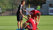 Fotbalisté Slavie Praha B (v tmavém) vyhráli nad Zápy i druhý barážový duel o postup do FNL, tentokrát 3:2.