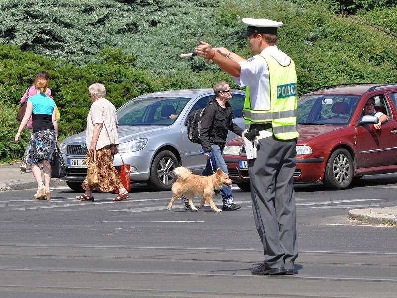 Pražská policie uspořádala ve středu 18. června 2014 již 15. ročník soutěže dopravních policistů v řízení křižovatek „O nejlepšího regulovčíka Krajského ředitelství policie hlavního města Prahy“.