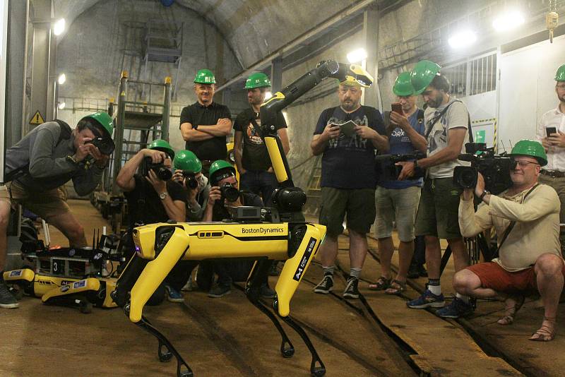 Představení robota Fakulty elektrotechnické ČVUT, který připravuje digitální 3D mapu pražského podzemí.