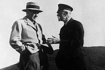 Tomáš Garrigue Masaryk se synem Tomášem na archivní fotografii. 