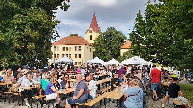 Festival vína v Hostivici.