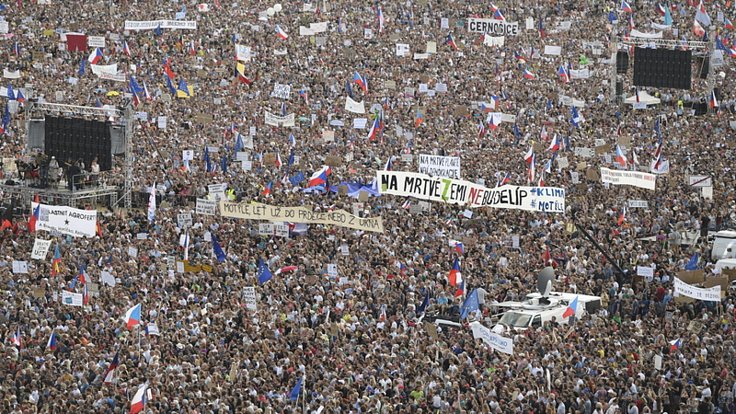 V Praze na Letné se 23. června 2019 odpoledne sešli účastníci demonstrace za nezávislost justice a lepší vládu, kterou uspořádal spolek Milion chvilek.