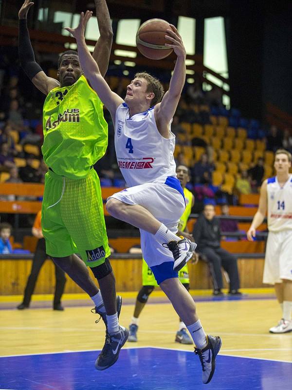 Basketbalisté USK podlehli Levicím 65:70.