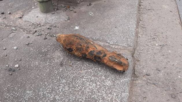 Ve Vltavě u Žofína byl nalezen minometný granát, okolí policisté uzavřeli.