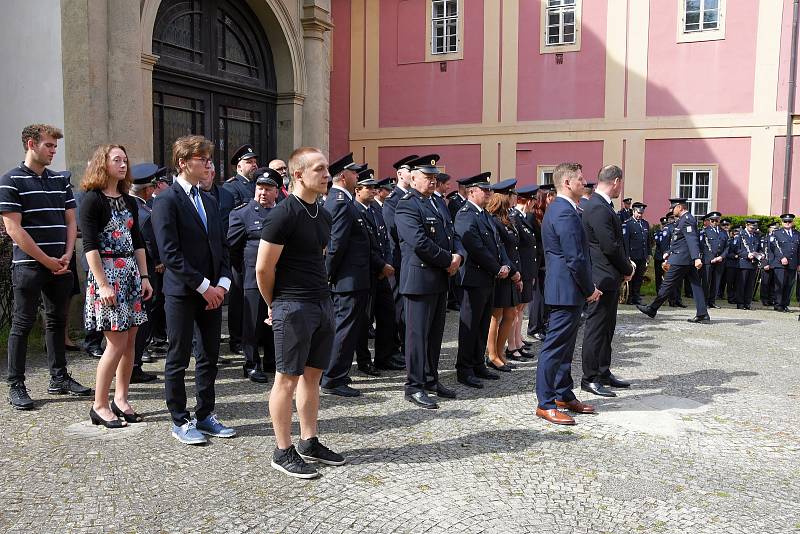 Ze slavnostního slibu nových příslušníků středočeské policie na nádvoří Muzea Policie ČR v Praze.