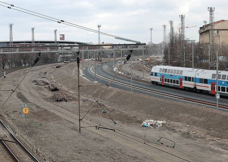 Rekonstrukce kolejí u nádraží Vršovice.