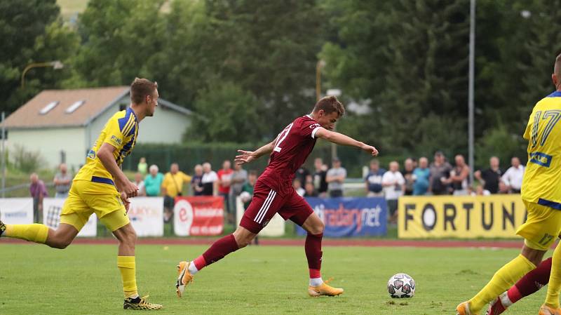 Sparťanská juniorka po dvou výhrách ve F:NL poprvé ztratila. V neděli večer padla ve Varnsdorfu.