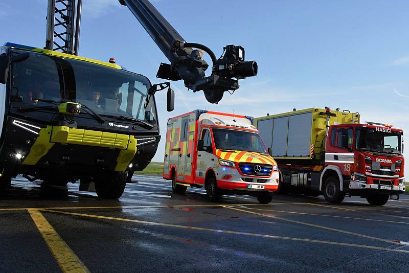 Stálá lékařská služba služba na Letišti Václava Havla Praha, kterou zajišťuje Asociace samaritánů ČR. Na snímku nově pořízený sanitní vůz.