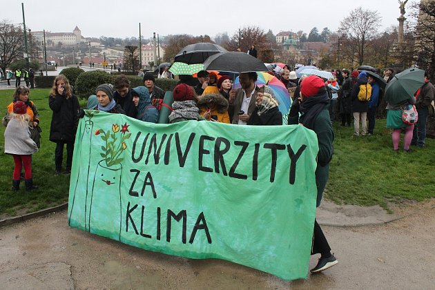Stávka studentů za klima v Praze 17. listopadu 2022.