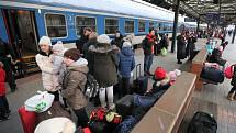 Vlak s uprchlíky z Ukrajiny přijel z Bohumína ve středu po osmé hodině ráno. Praha, Hlavní nádraží.
