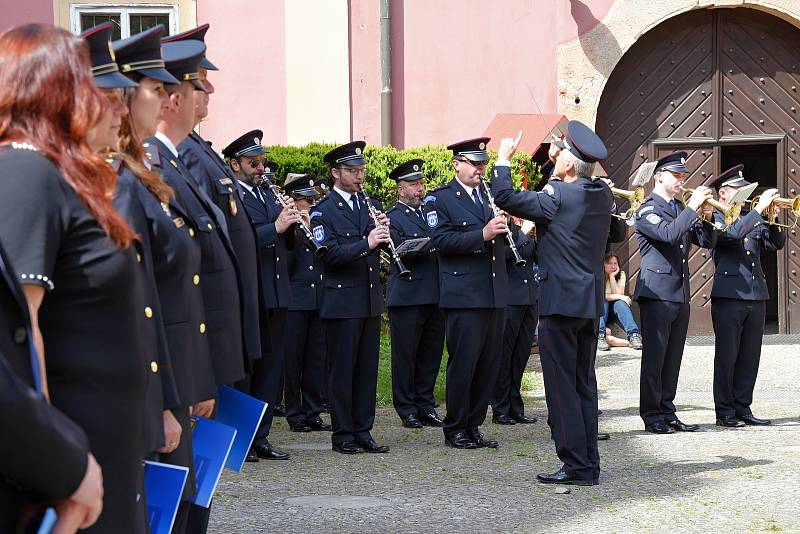 Ze slavnostního slibu nových příslušníků středočeské policie na nádvoří Muzea Policie ČR v Praze.