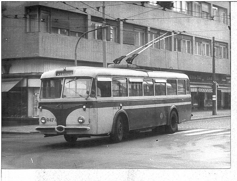 Trolejbusy Škoda a Tatra v pražských ulicích. Štěpánská
