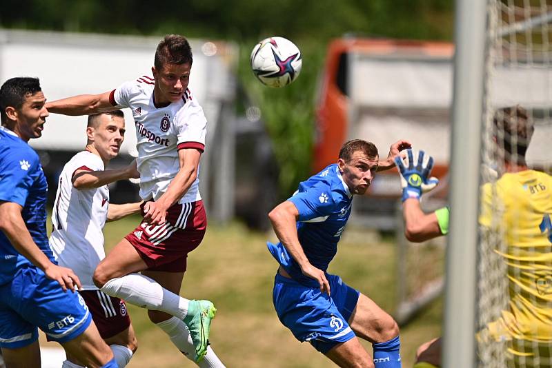 Sparťané v generálce remizovali s Dynamem Moskva 2:2. Její góly stříleli Hložek s Polidarem.