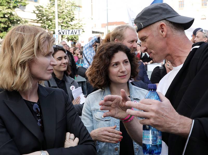 Demonstrace proti Marii Benešové a Andreji Babišovi  21.května 2019 na Václavském náměstí.