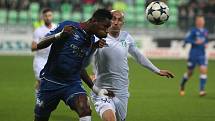 Slávisté (v modrém) bez větších problémů vyhráli v Karviné 2:0. - foto: Ivo Dudek