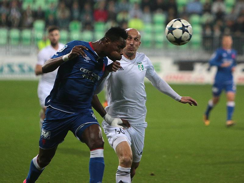 Slávisté (v modrém) bez větších problémů vyhráli v Karviné 2:0. - foto: Ivo Dudek