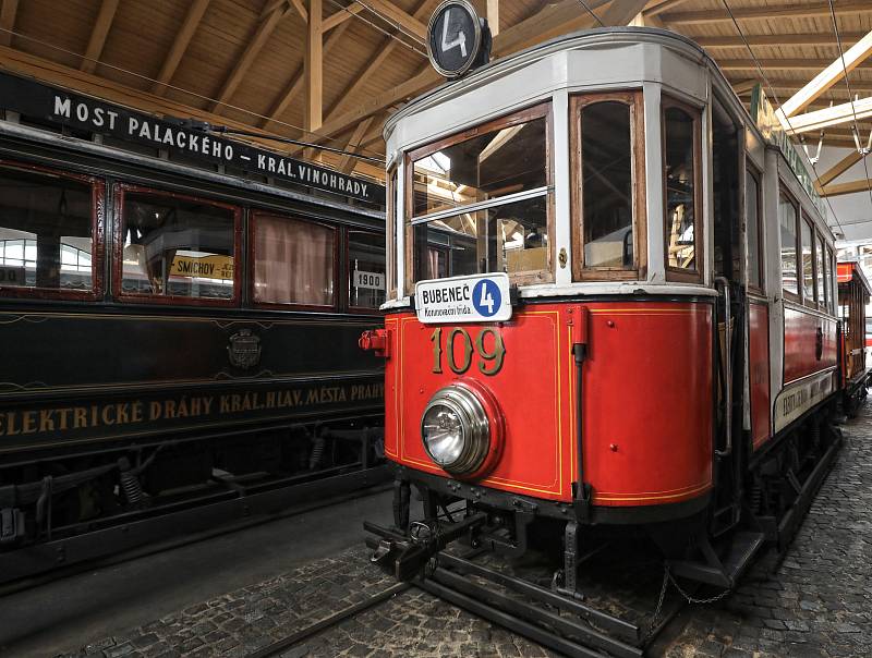 Tramvaje -  Muzeum městské hromadné dopravy ve vozovně v Praze-Střešovicích.