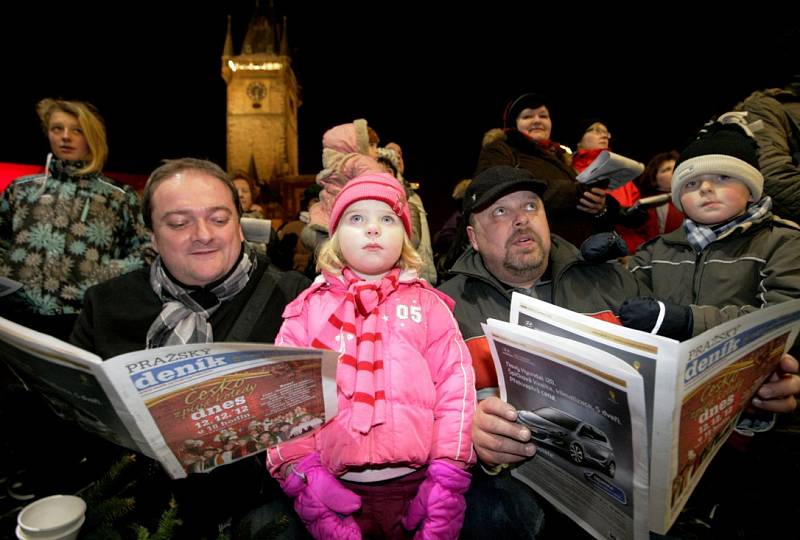 Česko zpívá koledy na Staroměstském náměstí