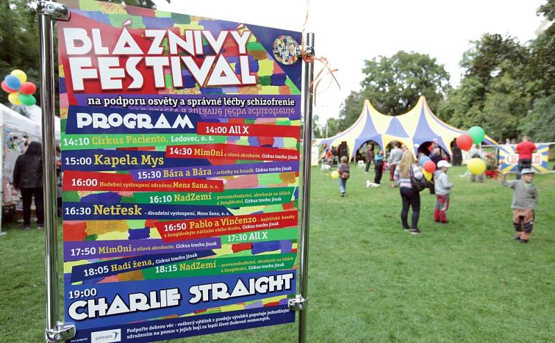 Bláznivý festival na podporu osvěty a správné léčby schizofrenie. Karlovo náměstí 9. září. 