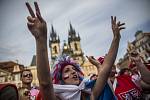 Stovky lidí přišly podpořit české hokejisty v semifinále mistrovství světa 16. května na pražské Staroměstské náměstí