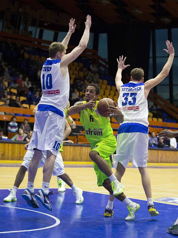 Basketbalisté USK podlehli Levicím 65:70.