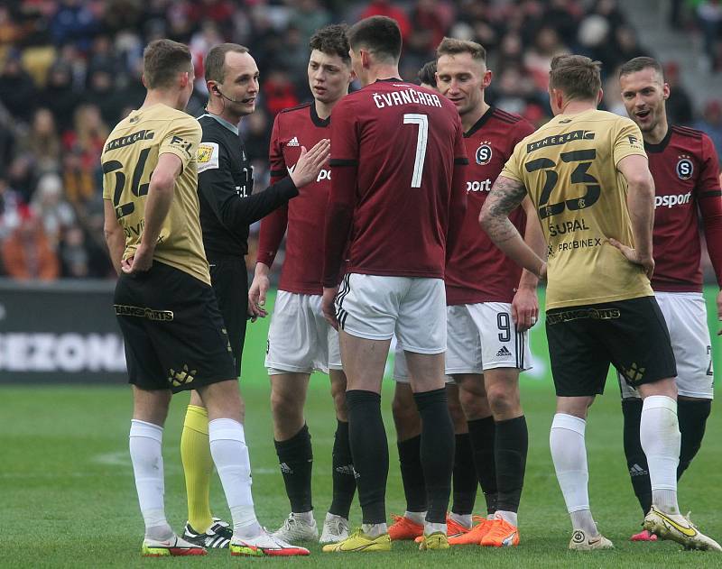 Sparta vyhrála devátý soutěžní zápas v řadě (8x liga a 1x pohár), na Letné porazila brněnskou Zbrojovku 3:1