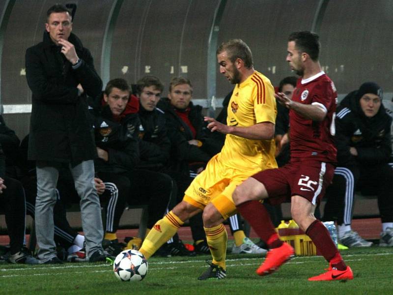 Fotbalový Pohár České pošty, čtvrtfinále, první zápas: Dukla Praha - Sparta Praha 2:1 (1:0).